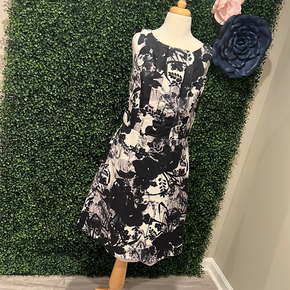 Ann Taylor black and white floral dress